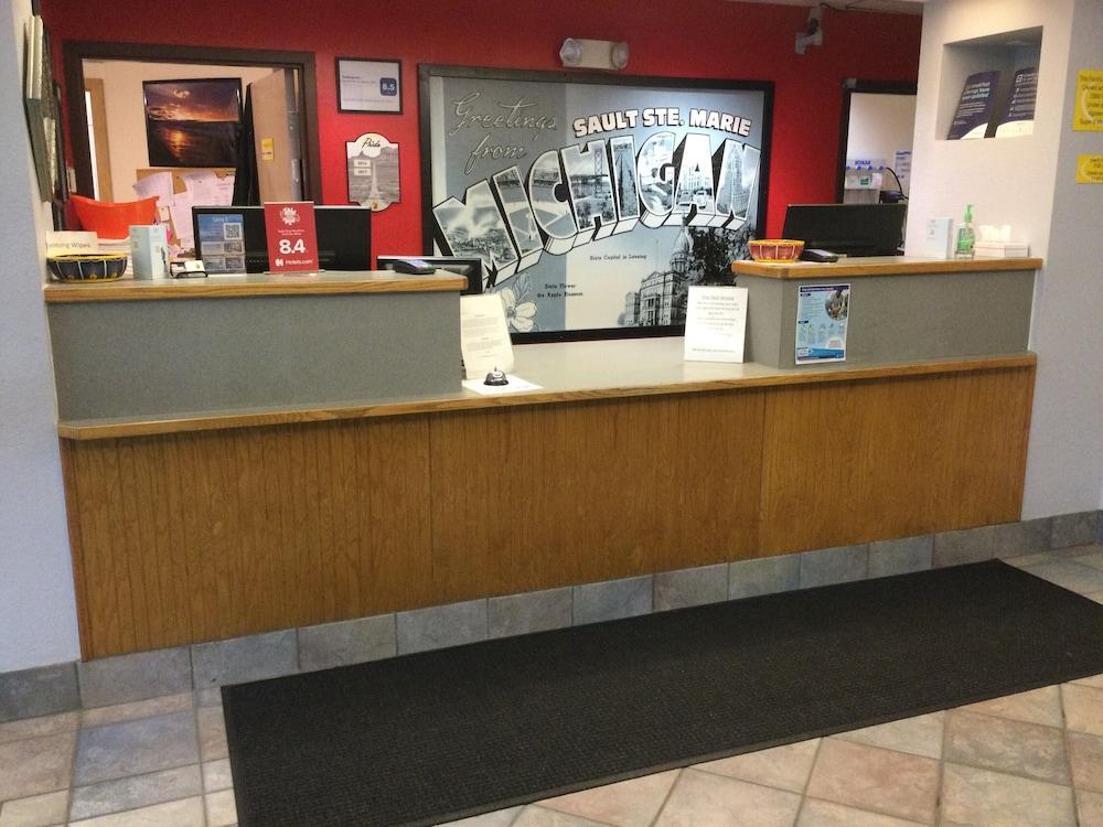 Super 8 By Wyndham Sault Ste. Marie Hotel Eksteriør billede